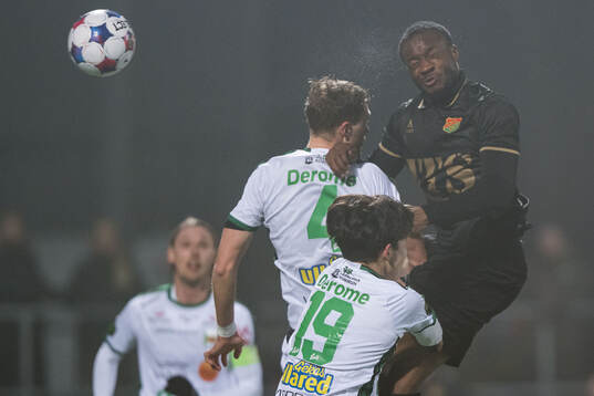Varbergs Niklas Dahlström och GAISs Shalom Ekong