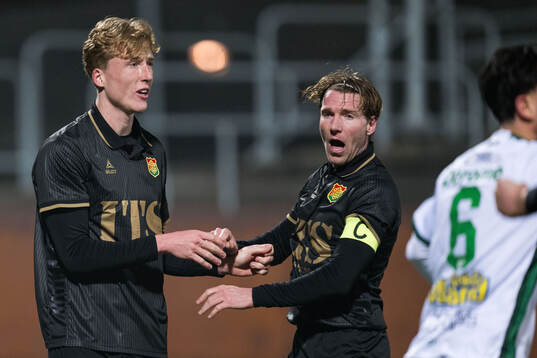 GAISs Filip Beckman och August Wängberg jublar