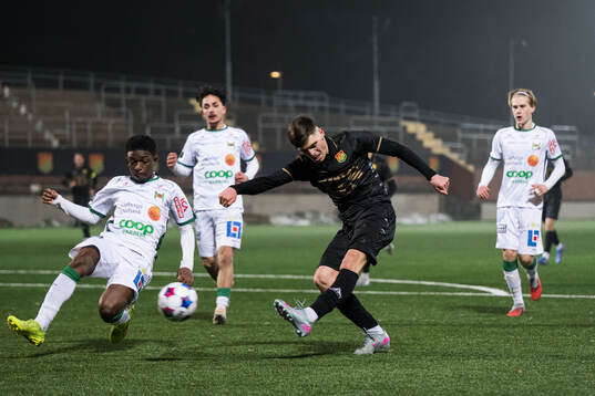 Varbergs Kal-El Frempong och GAISs Diart Peci