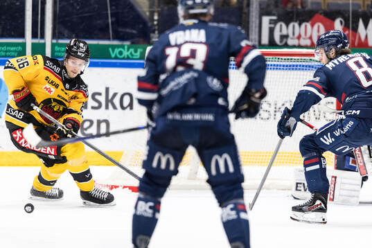 Luleås Mathias Bromé och Linköpings Jonathan Myrenberg