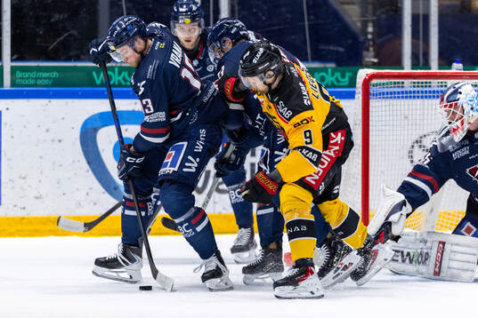 Linköpings Jakub Vrana och Luleås Heikki Liedes