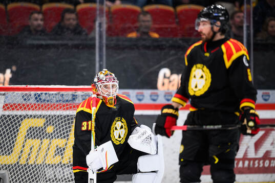 Brynäs målvakt Erik Källgren deppar
