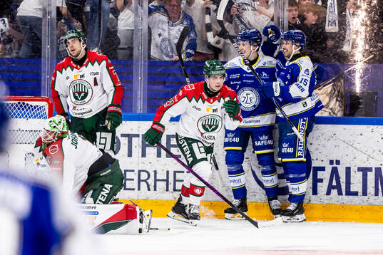 Leksands Lukas Vejdemo jublar