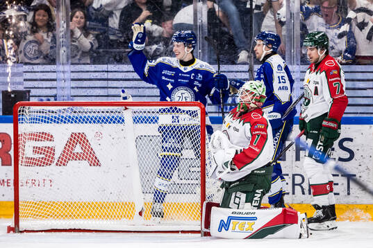 Leksands Lukas Vejdemo jublar ihop med Max Veronneau