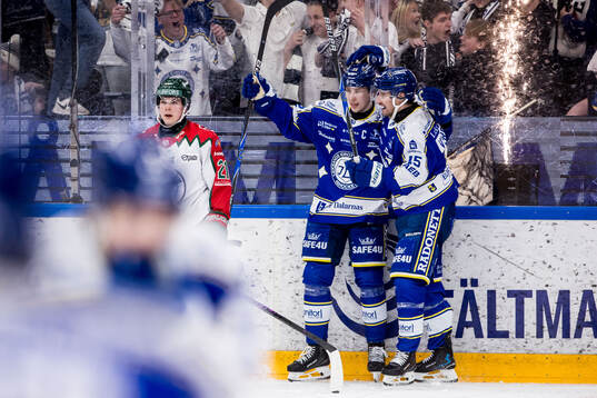 Leksands Lukas Vejdemo jublar ihop med Max Veronneau