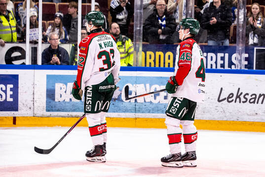 Frölundas Noah Hasa och Dominik Egli deppar