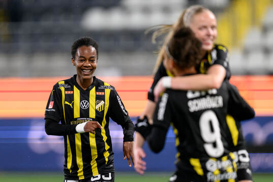 Häckens Faith Chinzimu jublar