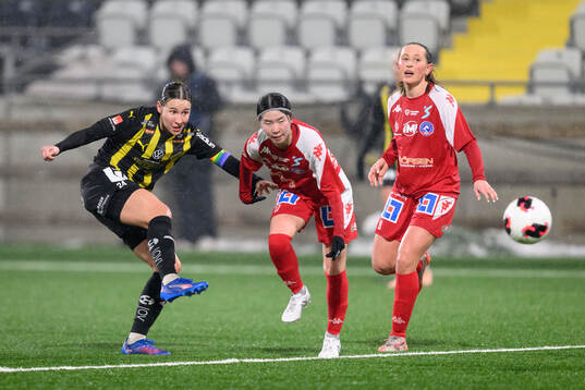 Häckens Tabby Tindell och Linköpings Miu Kitamura
