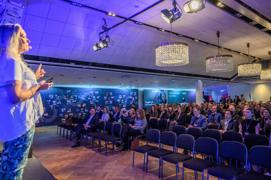 Helena Mueller, Grant Thornton talar