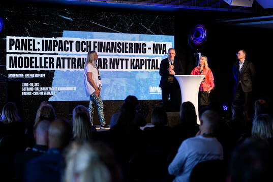 Panelsamtal med Helena Mueller, moderator, Björn