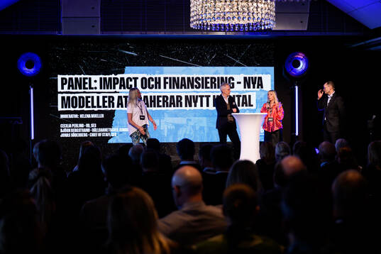 Panelsamtal med Helena Mueller, moderator, Björn