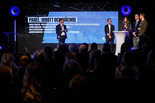 Martin Carlsson-Wall, moderator, Micael Dahlen, professor