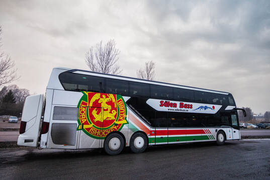 Moras spelarbuss på parkeringen vid Scaniarinken