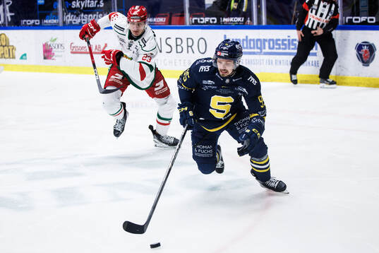 Södertäljes Teemu Väyrynen och Moras Gustav Olhaver