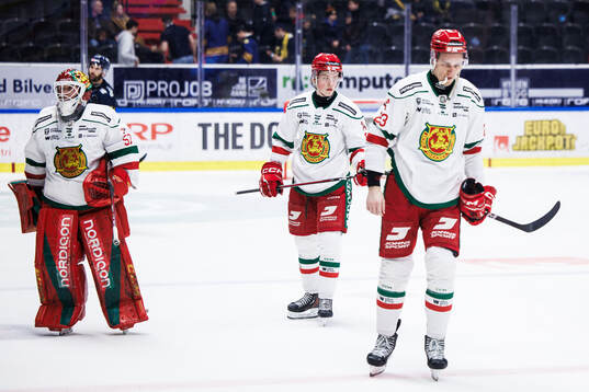 Moras målvakt Tobias Johansen Breivold deppar
