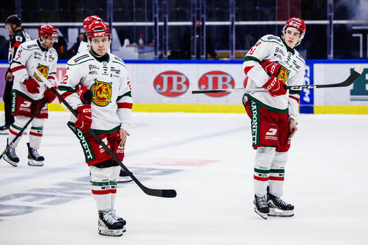 Moras Mikkel Eriksen och Olle Carlsson deppar