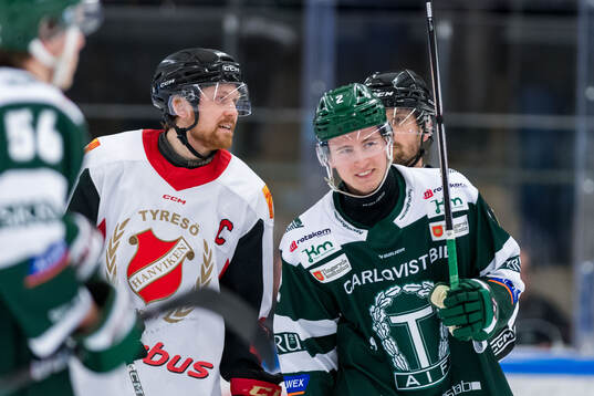 Hanvikens s Pelle Carlsson och Tingsryds AIFs Theo Angesved