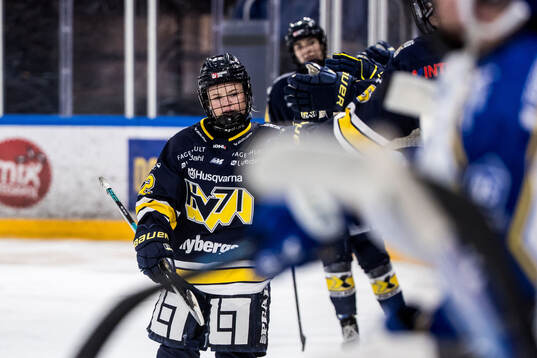 HV71s Kennedy Bobyck jublar