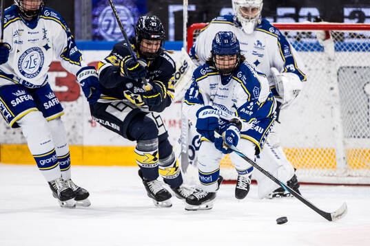 HV71s Teghan Inglis och Leksands Hedda Poggensee Blom