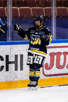 HV71s Eimear Leacy jubel
