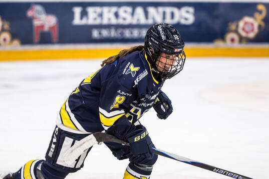 HV71s Eimear Leacy jublar