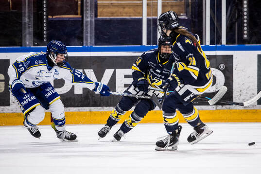 Leksands Ida Melin och HV71s Alva Solberg