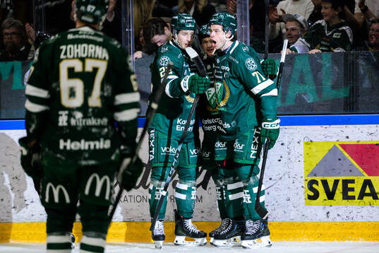 Färjestads Luke Philp jublar