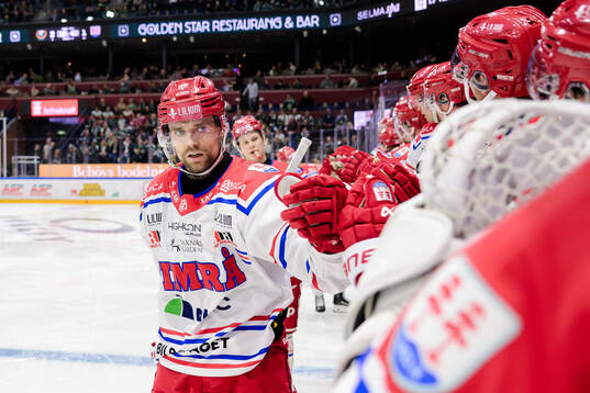 Timrås Emil Pettersson jublar