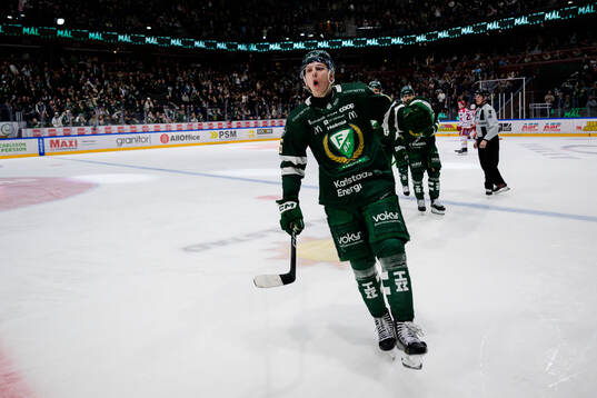 Färjestads Jack Berglund jublar