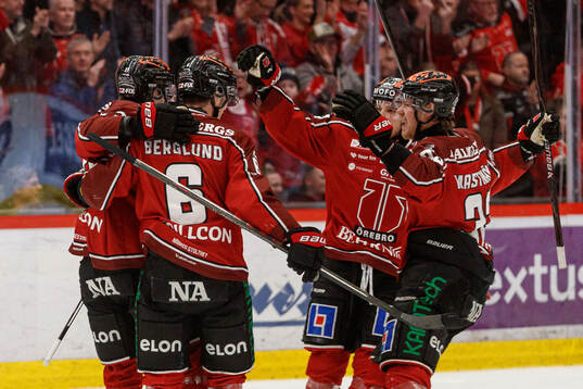 Örebros Peetro Seppälä jublar