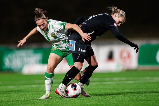Hammarbys Vilma Emilia Koivisto och Växjö DFFs Maja Bodin