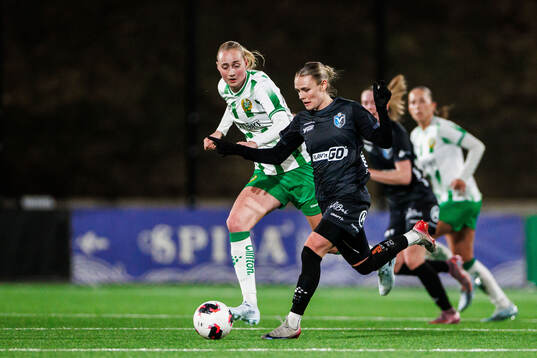 Hammarbys Emilie Bragstad och Växjö DFFs Maja Bodin