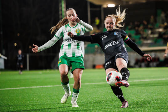 Växjö DFFs Sophia Redenstrand och Hammarbys Fanny