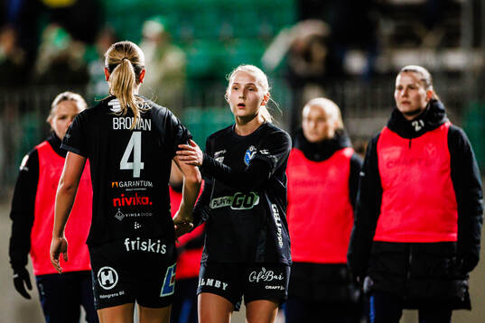 Växjö DFFs Helmi Raijas och Alice Broman