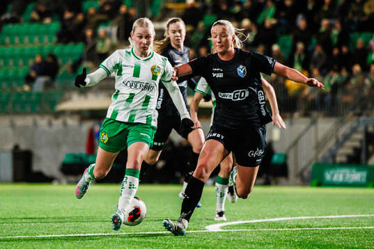 Hammarbys Emilie Joramo och Växjö DFFs Alice Broman