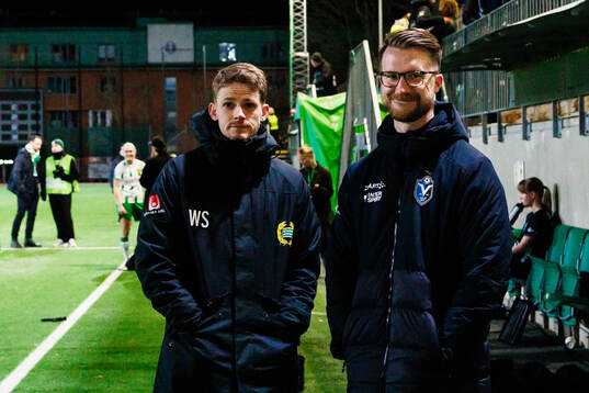 Hammarbys tränare William Strömberg och Växjö DFFs
