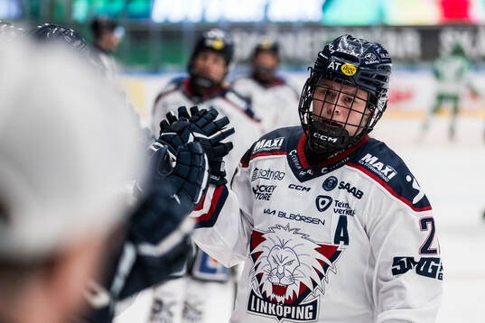 Linköpings Naomi Rogge jublar