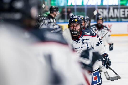 Linköpings Naomi Rogge jublar