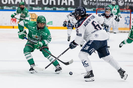 Rögles Wilma Hjelm och Linköpings Lindsay Agnew-Svedén
