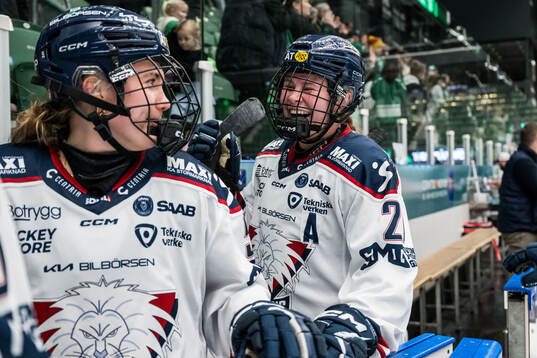 Linköpings Naomi Rogge jublar