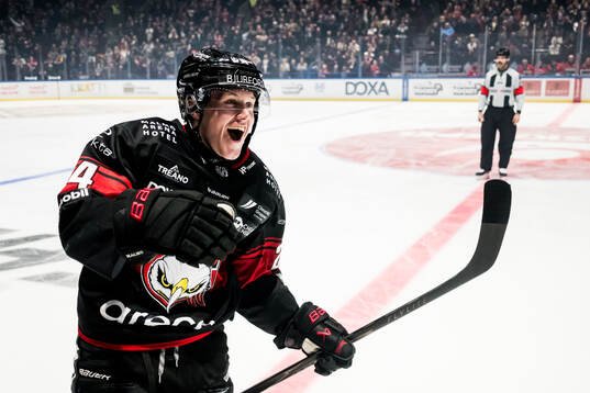 Malmö Redhawks Filip Björkman jublar