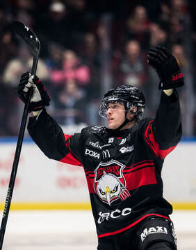 Malmö Redhawks Eemil Viro jublar