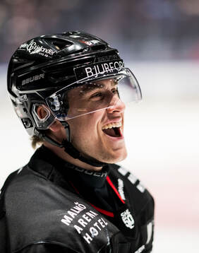 Malmö Redhawks Eemil Viro jublar