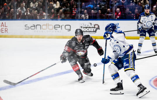Malmö Redhawks Carl Persson och Leksands Marcus Karlberg