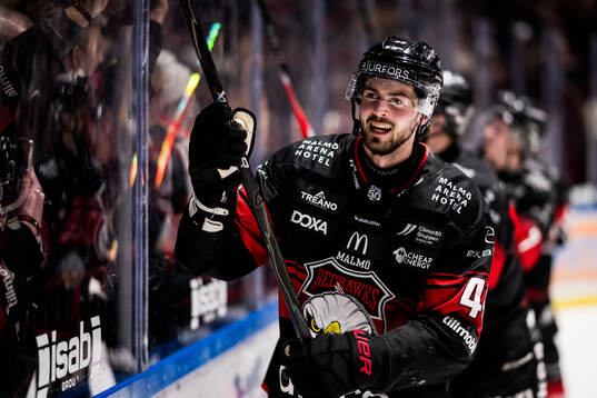 Malmö Redhawks Seth Barton jublar