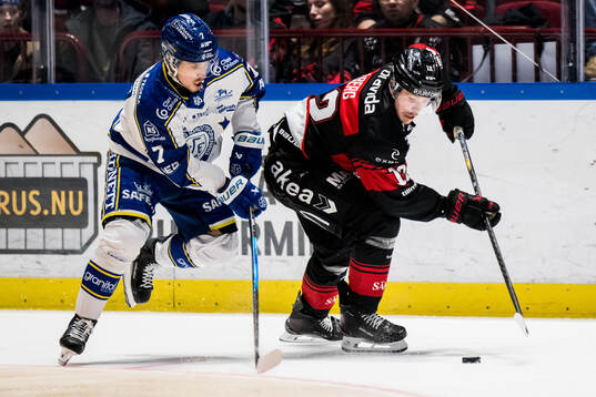 Leksands Marcus Karlberg och Malmö Redhawks Linus Öberg