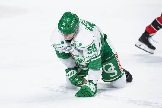 Rögles Filip Johansson har ont