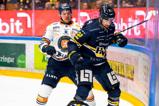 Växjös Lucas Elvenes och HV71s Santeri Hatakka