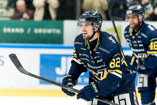 HV71s Santeri Hatakka jublar