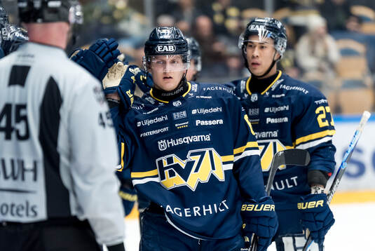 HV71s Hugo Pettersson jublar